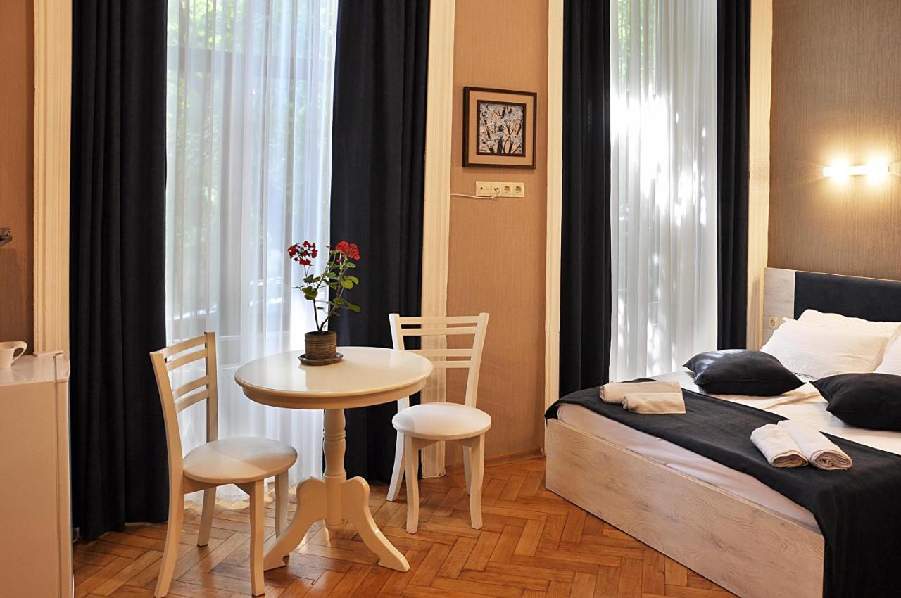 Hb Apartments Mari Brose Тбилиси Екстериор снимка