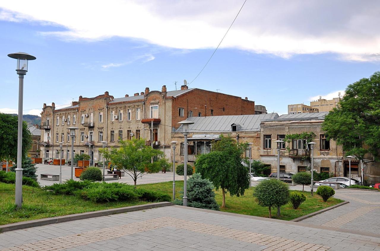 Hb Apartments Mari Brose Тбилиси Екстериор снимка