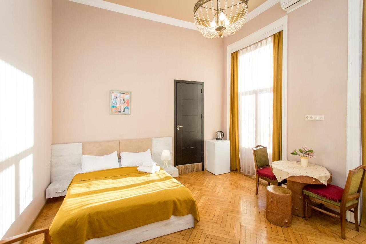 Hb Apartments Mari Brose Тбилиси Екстериор снимка