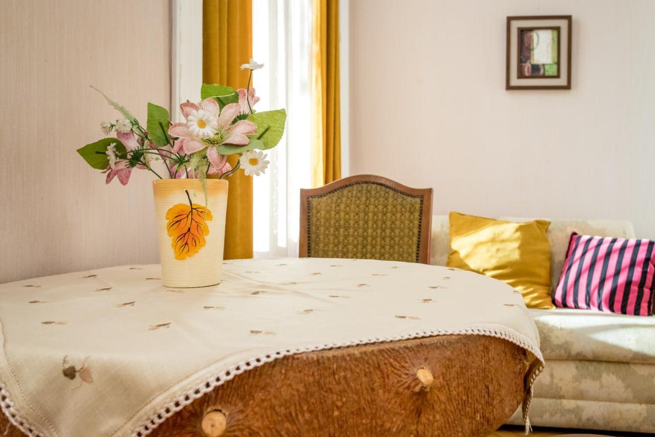 Hb Apartments Mari Brose Тбилиси Екстериор снимка