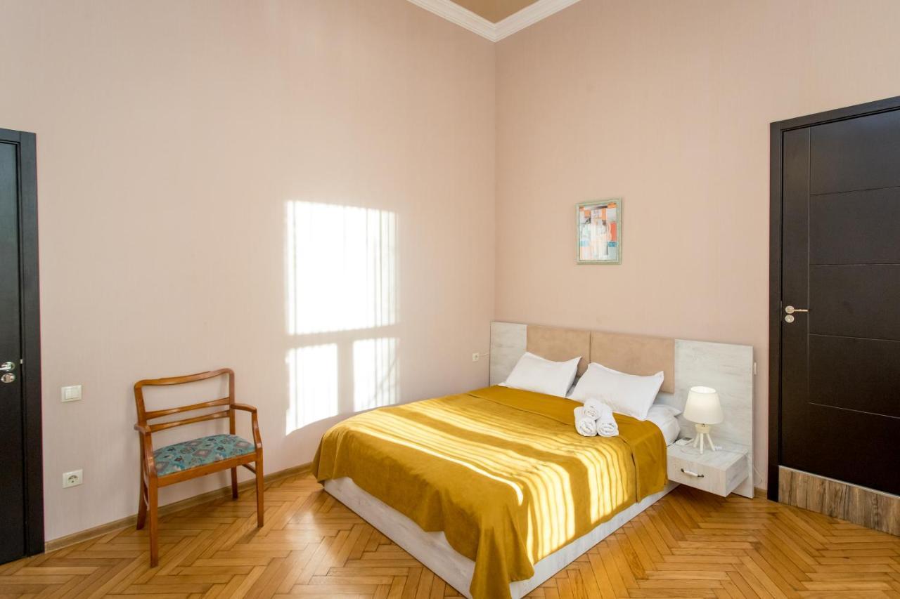 Hb Apartments Mari Brose Тбилиси Екстериор снимка