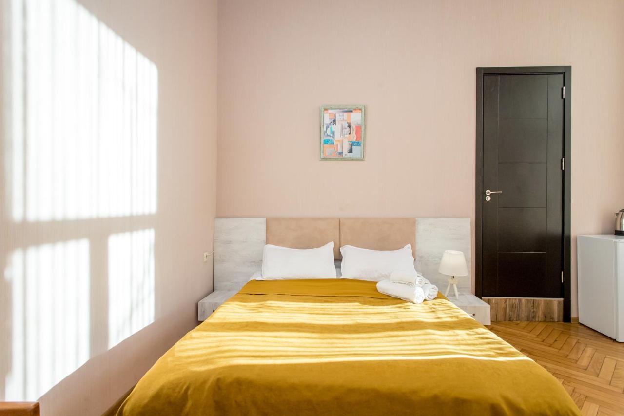 Hb Apartments Mari Brose Тбилиси Екстериор снимка