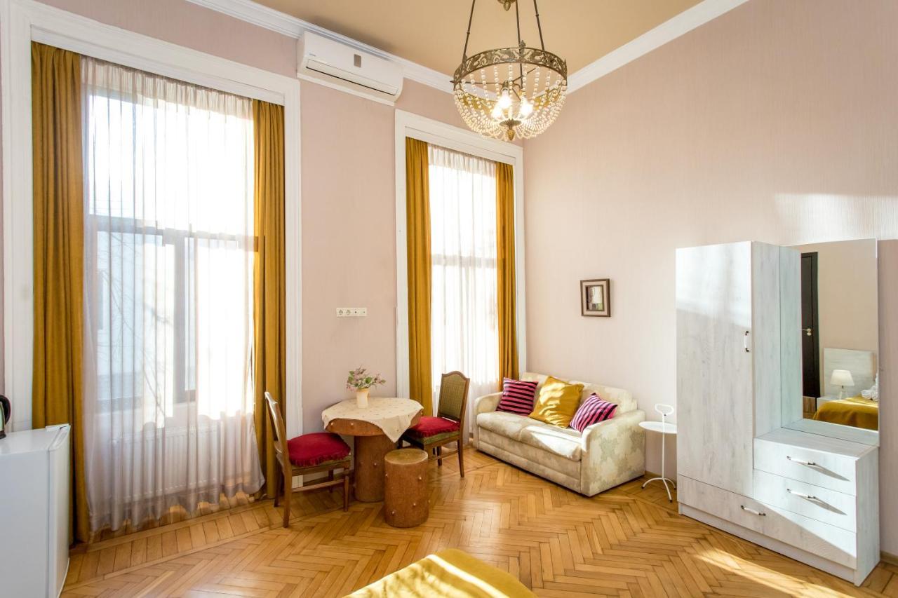 Hb Apartments Mari Brose Тбилиси Екстериор снимка